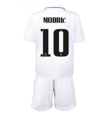 Real Madrid Luka Modric #10 Hjemmedraktsett Barn 2022-23 Kortermet (+ Korte bukser)